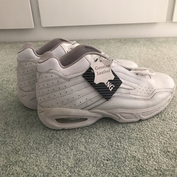 Spalding • Questar shoe - Picture 2 of 4